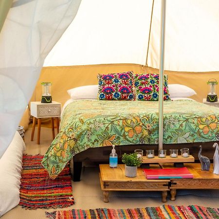 Cowslip At Blancas Bell Tents Villa Ringstead  ภายนอก รูปภาพ