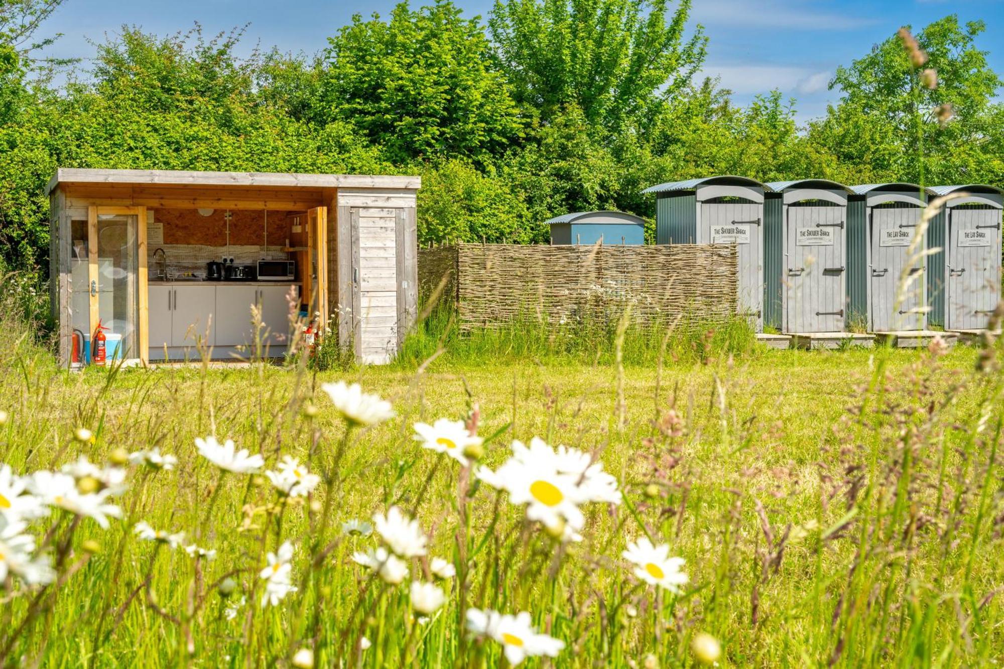 Cowslip At Blancas Bell Tents Villa Ringstead  ภายนอก รูปภาพ