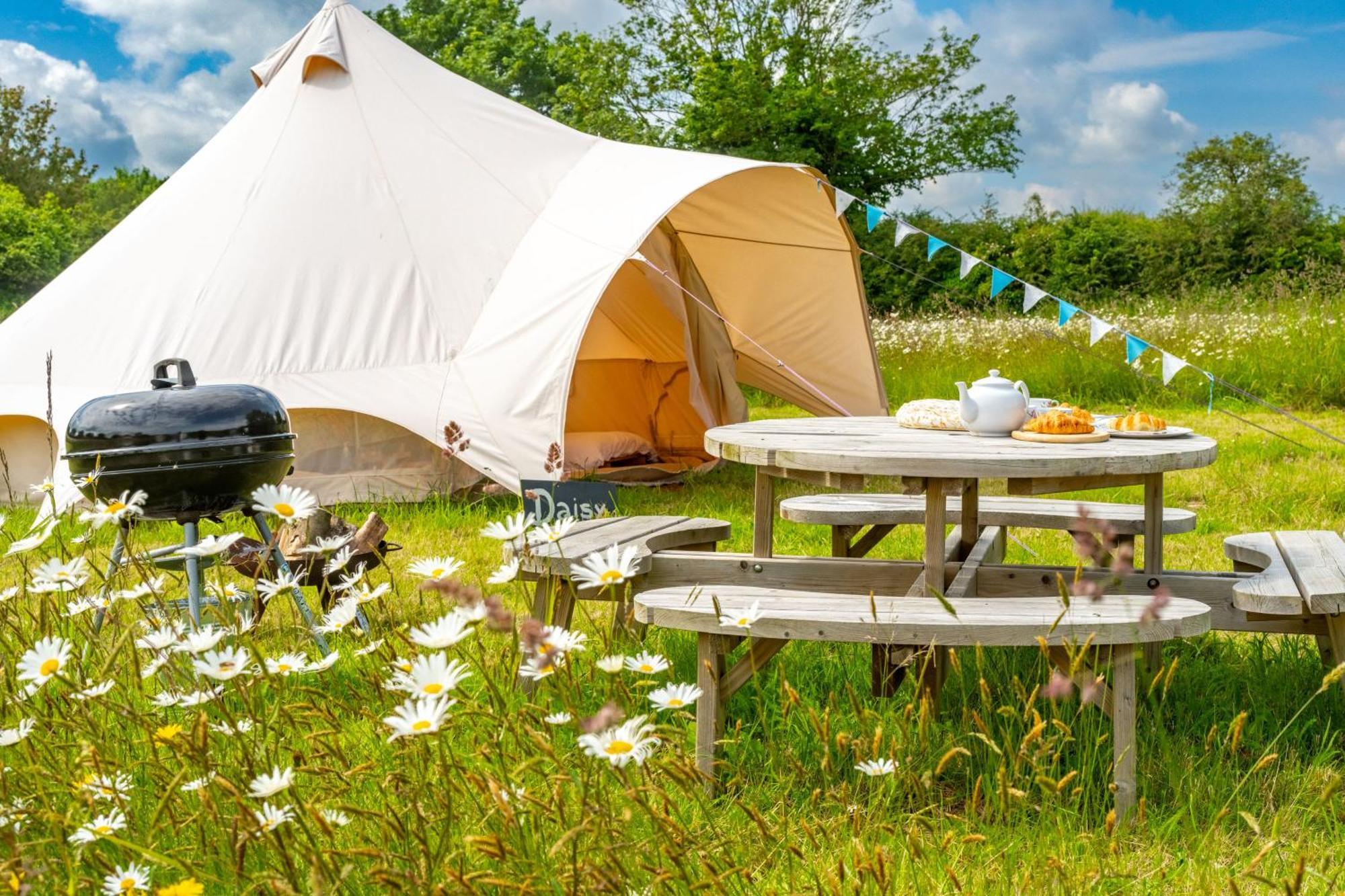 Cowslip At Blancas Bell Tents Villa Ringstead  ภายนอก รูปภาพ